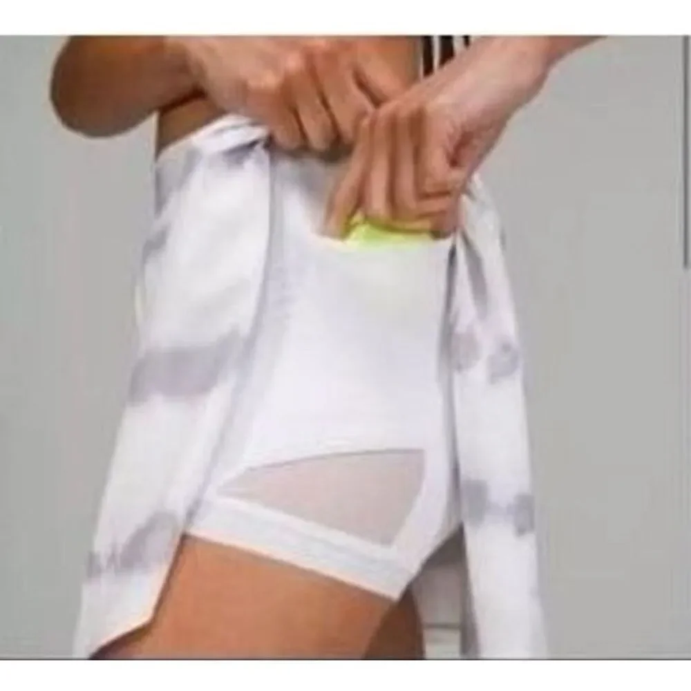 Lululemon Court Rival HR Skirt sz 14 - Picture 2 of 5